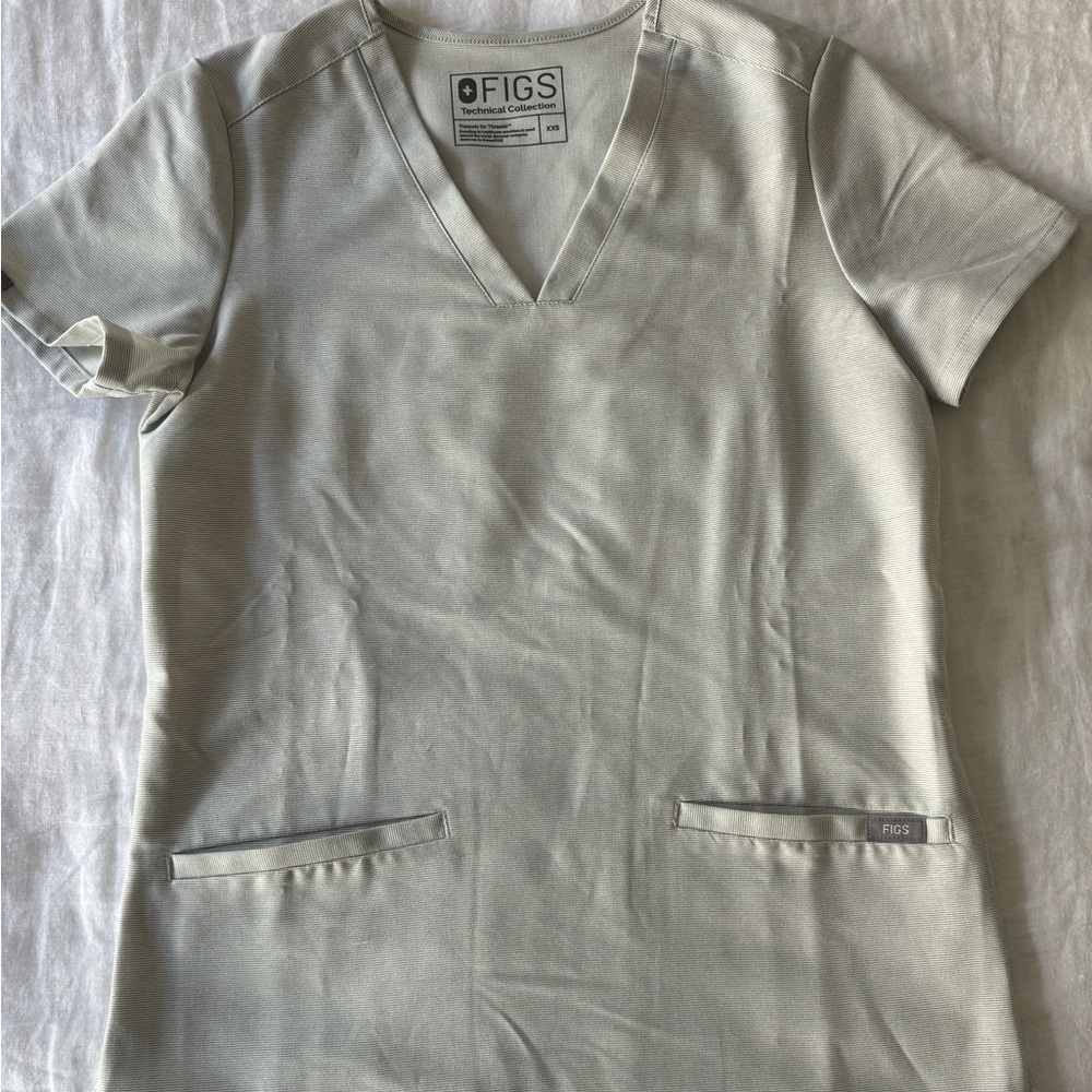 Figs Scrub top